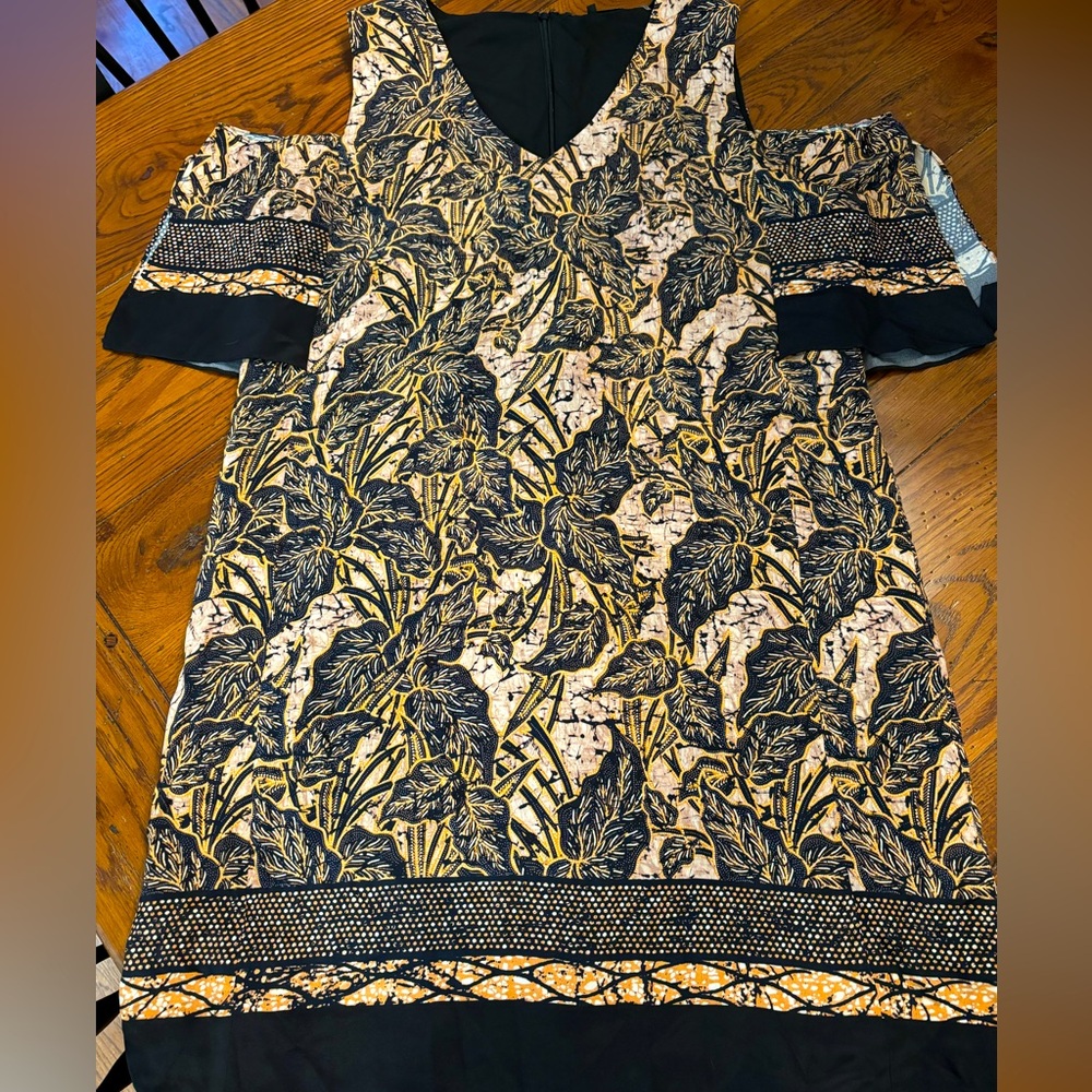 Beautiful dress mint condition. Smoke free/pet free home